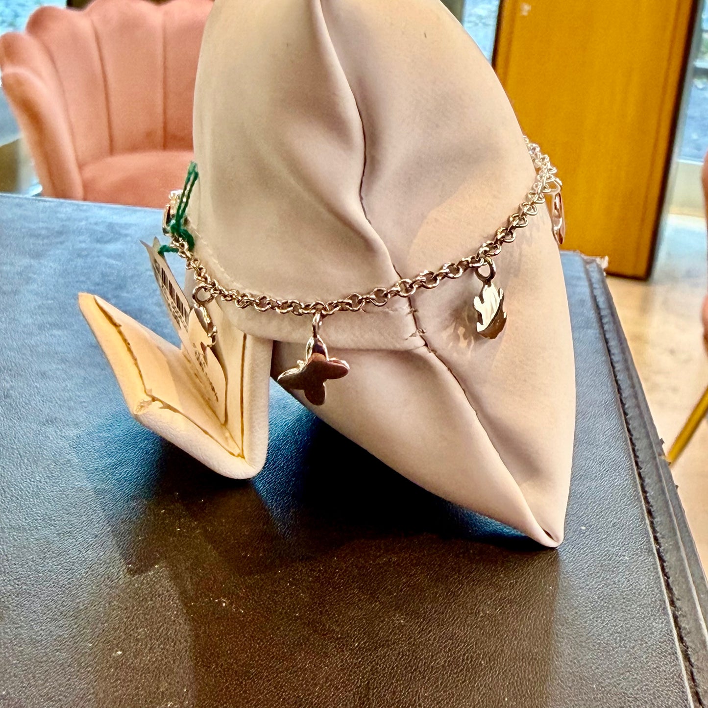 Bracciale in Oro Bianco 18kt con Charm Pendenti
