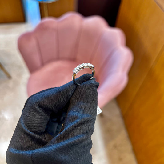 Anello Riviera a 7 Diamanti in Oro Bianco 18kt