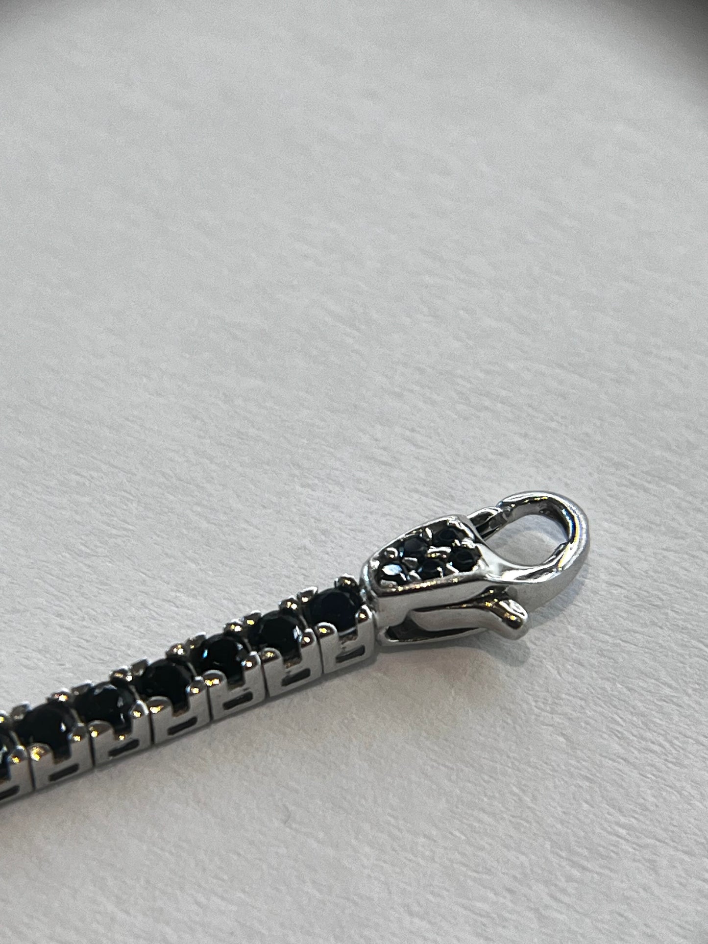 Braccialetto Tennis oro bianco e Zirconi neri