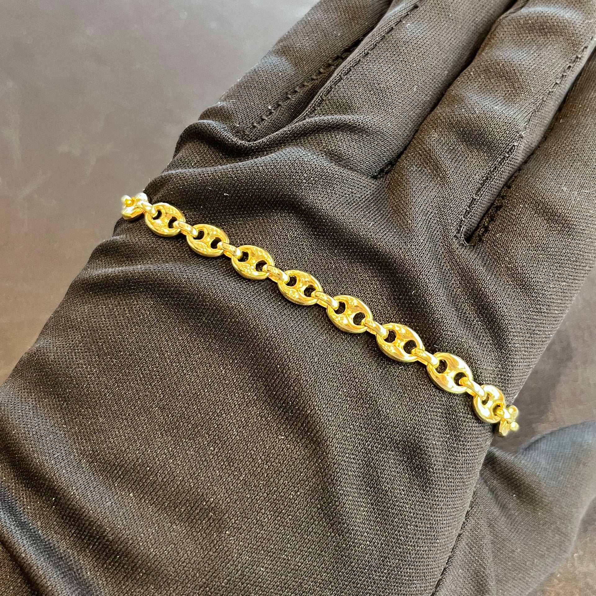 Bracciale Figaro in oro giallo massiccio 18 carati - Spessore 5 mm Bracciale Figaro in oro giallo massiccio 18 carati - Spessore 5 mm