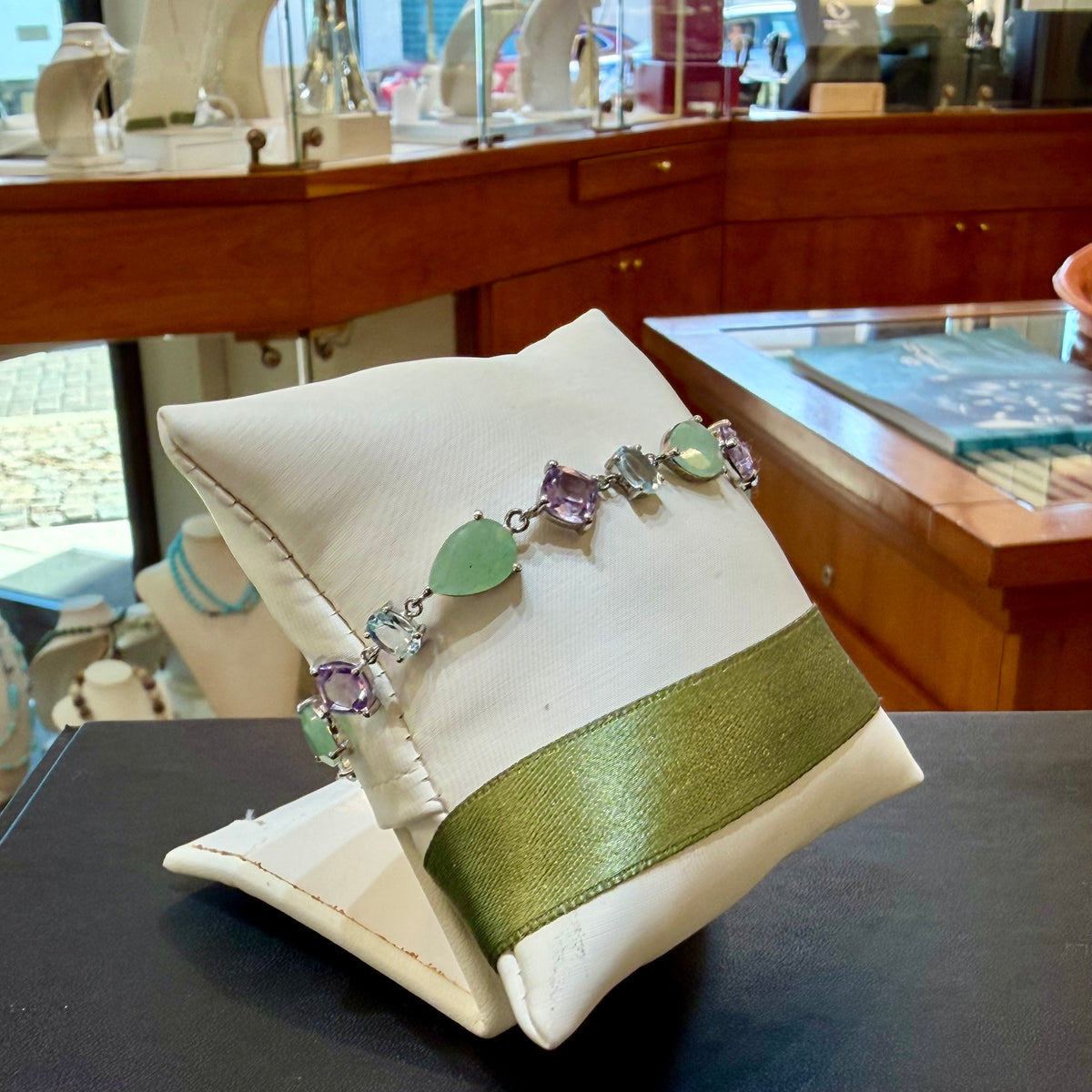 Bracciale "Armonia di Gocce e Cristalli"