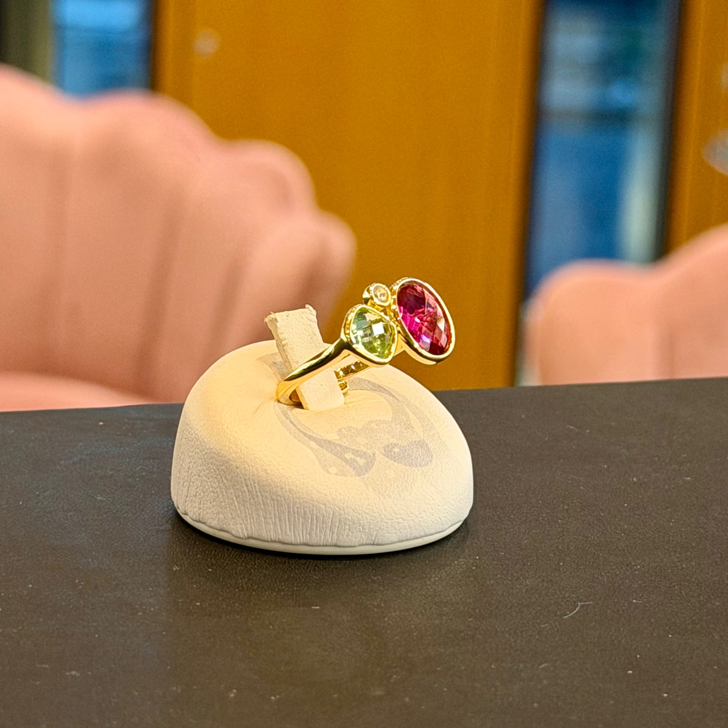 Anello Contrarié Color Mix Peridoto & Rubino