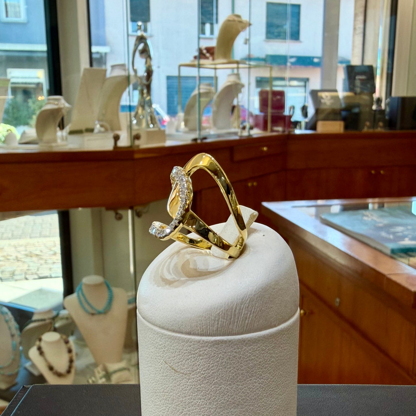 Anello "Nastro d'Eternità"