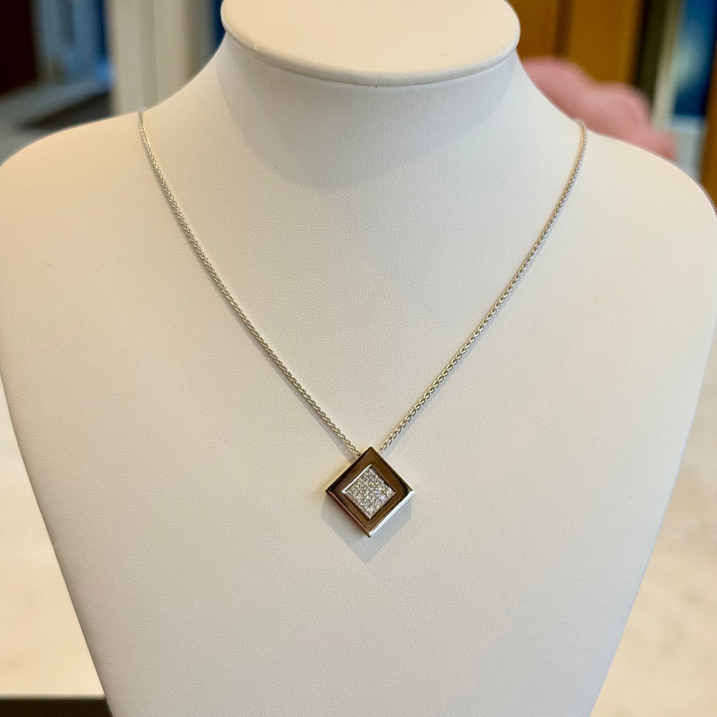 Collana Quadrato Astrale