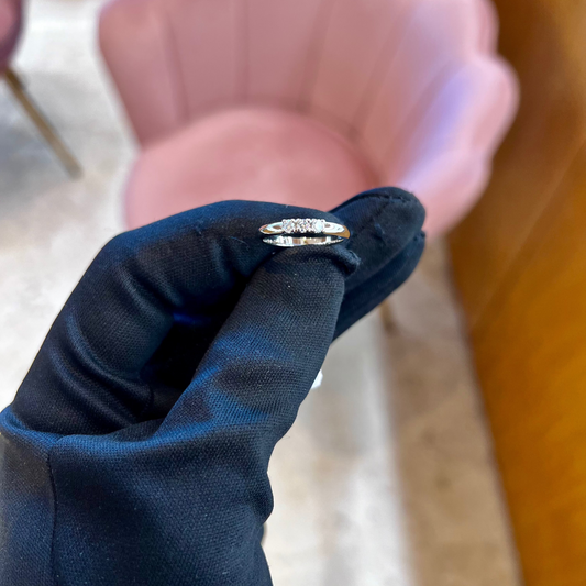 Anello Trilogy in Oro Bianco 18kt con 3 Diamanti