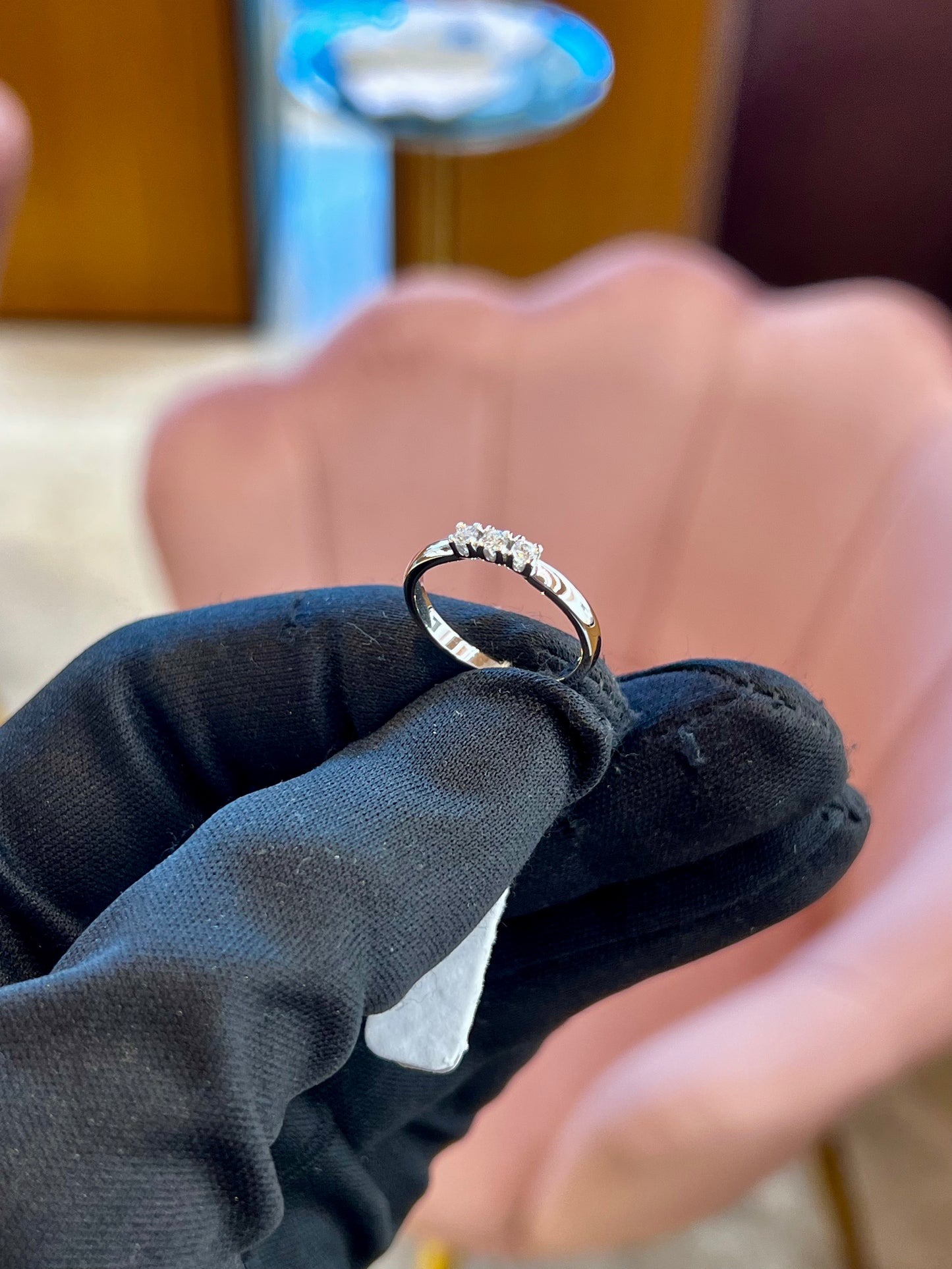Anello Trilogy in Oro Bianco 18kt con 3 Diamanti