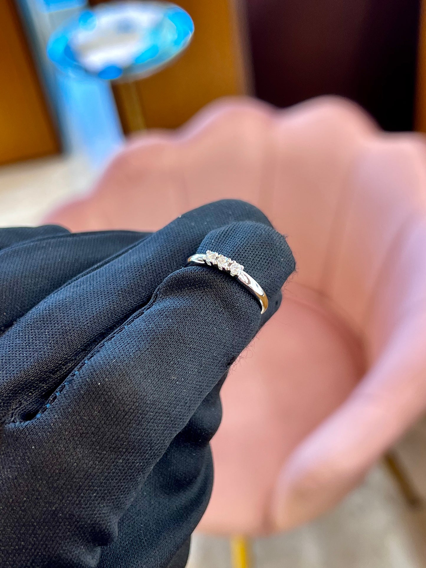 Anello Trilogy in Oro Bianco 18kt con 3 Diamanti